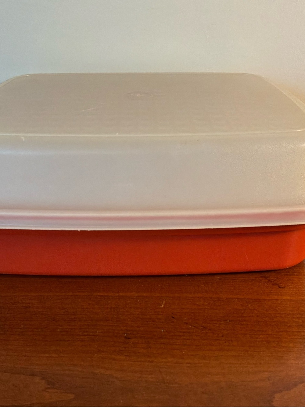 Vintage Tupperware White Lid with Orange-Red Base Food Container 1294-2 model